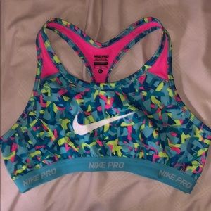 NIKE SPORTS BRA! (no padding)